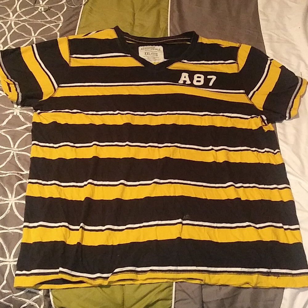 American Eagle Mens stripped t-shirt